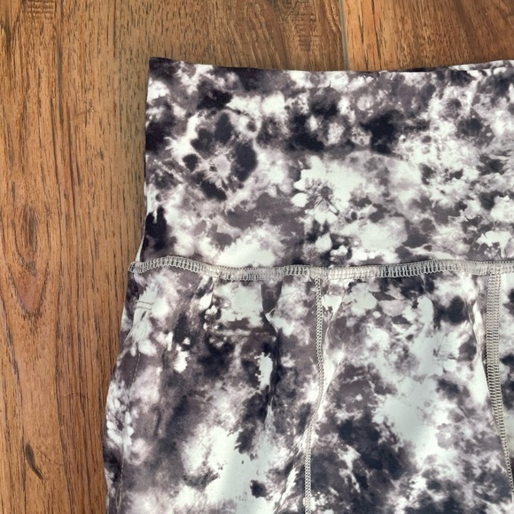 Athleta Women's Small Salutation Printed Jogger in Floral Tie Dye - Picture 6 of 6